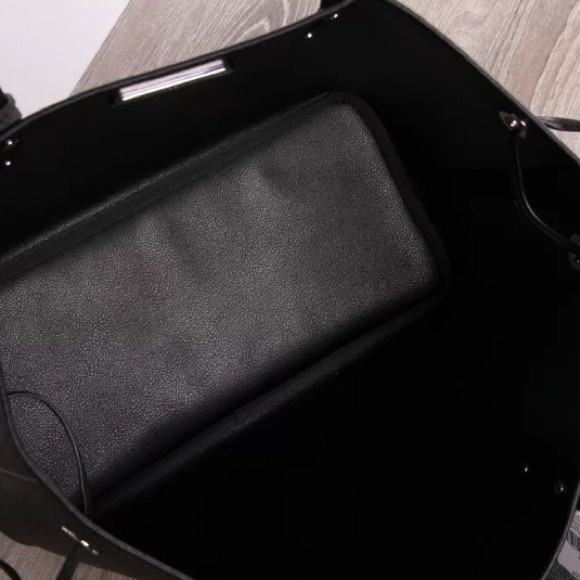 New Michael Kors Large Tote Bag &Matching Wristlet - Picture 3 of 7